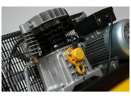 Olejový kompresor B26B-2,2-200CM