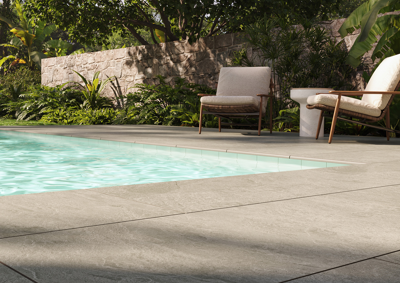 Jakou dlažbu k bazénu vybrat? Kompletní průvodce výběrem, pokládkou a srovnáním materiálů