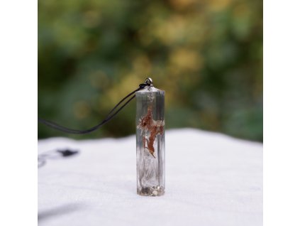 kouřový přívěsek se staticí a stříbrnými střepy