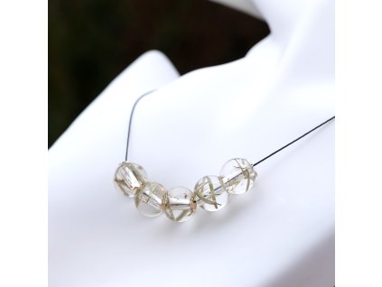 čiré borůvky s jehličím a zlatou