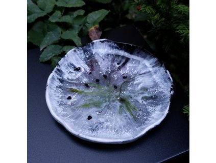 černobílý konopný talíř