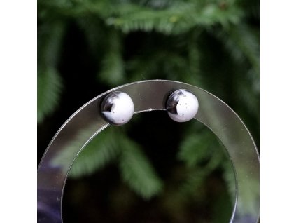 kulaté černobílé pecky