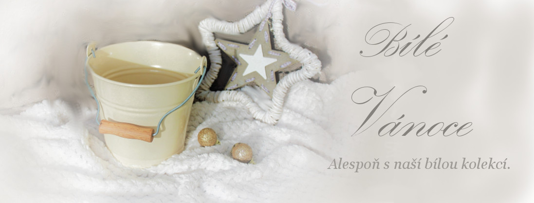 Bílé vánoce s kovovými konvemi a kolekcí