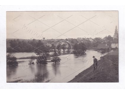 Žďár nad Sázavou řeka povodně katastrofa ČB real foto postava 1a