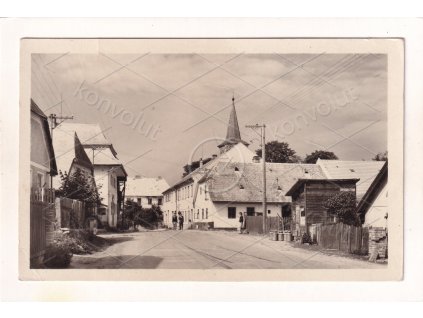 Čachrov Klatovy Šumava ulice kostel ČB foto Orbis MF 1a