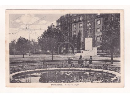 Pardubice Námětí Legií socha T. G. M. jezírko ČB foto knihtisk nákl. O. Doležal č. 7471a 1a
