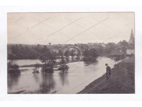 Žďár nad Sázavou řeka povodně katastrofa ČB real foto postava 1a