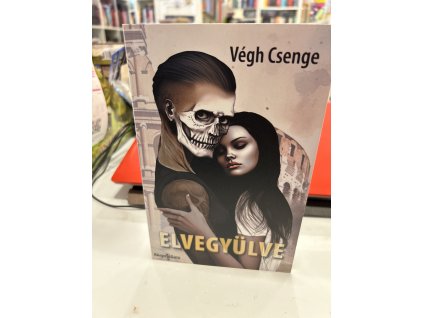 Végh Csenge: Elvegyülve