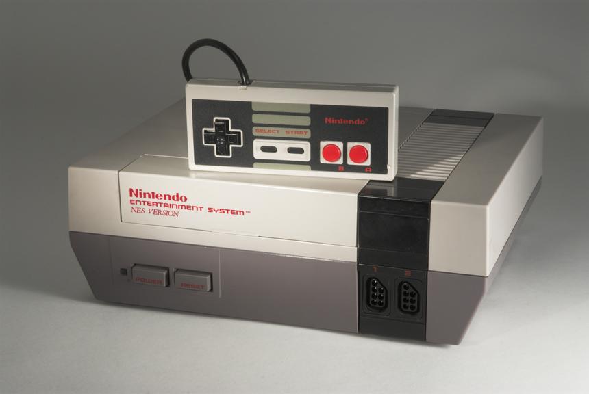 Konzole Nintendo Entertainment System s ovladačem