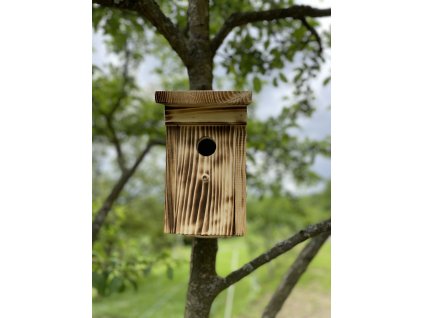 Drevená vtáčia búdka