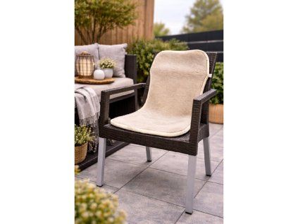 Zitkussen van schapenwol beige