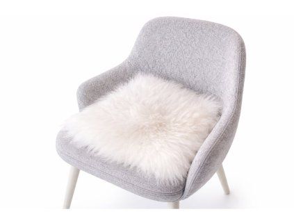 Zitkussen van schapenvacht wit