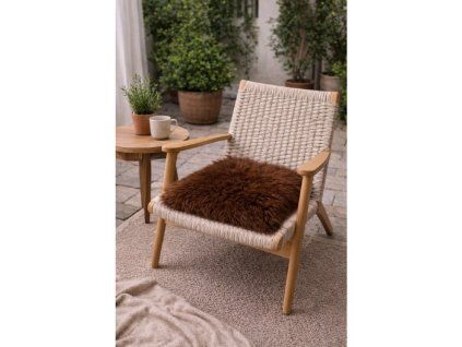 Zitkussen van schapenvacht bruin