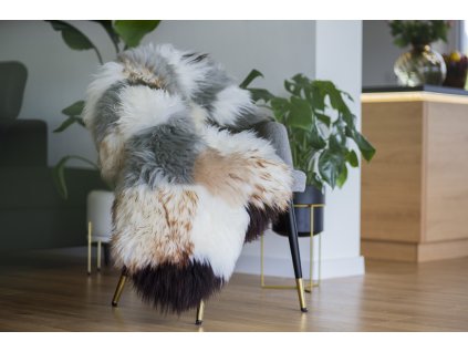 Vloerkleed van schapenvachten