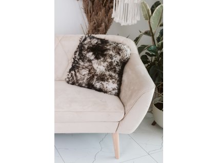 Kussen van schapenvacht mouflon zwart