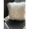Kussen van schapenvacht wit