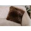 Kussen van schapenvacht bruin