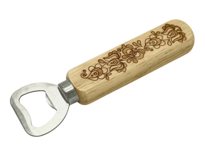 17708 dreveny otvirak s ornamentem