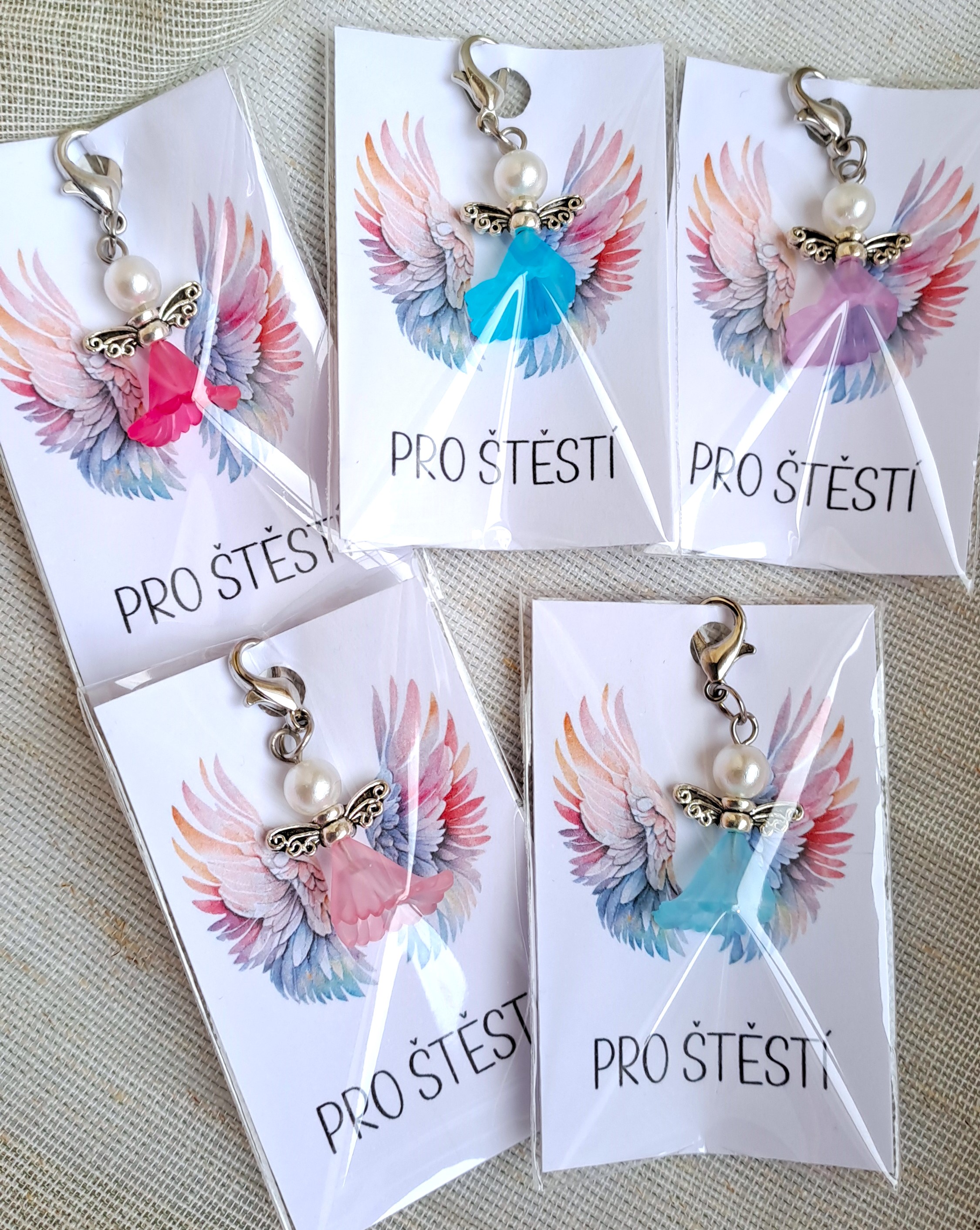 Přívěšek andílek na karabince