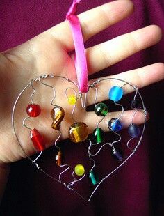 Tvoření pro děti - 23. 1. 2019 - Dekorace z drátků a korálků