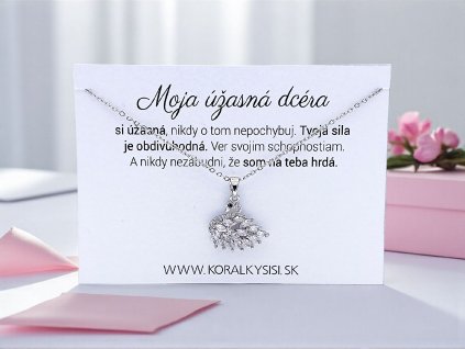 Náhrdelník z chirurgickej ocele s príveskom labute a odkazom pre dcéru. Jemný darček, ktorý hovorí: Si moje všetko. Dodávaný v darčekovej krabičke.