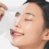 ISNTREE - PUFFY FACE FIT COOLING MASK - Chladivá textilní maska 23 g korejska kosmetika