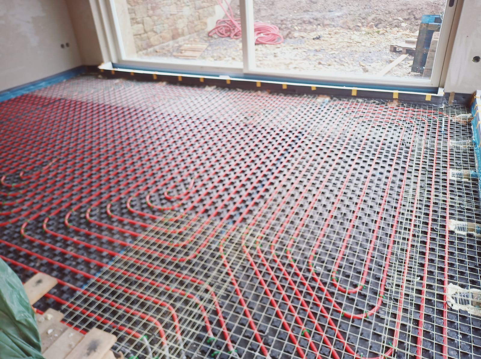KOREFIB FiberMesh kompozitní síť při pokládce