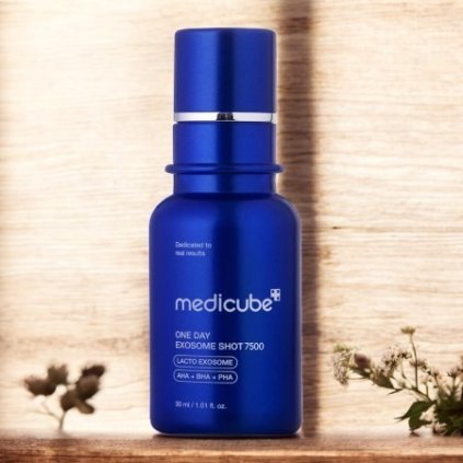 cze pm Medicube One Day Exosome Shot Pore Ampoule 7500 Revitalizacni serum s mikrojehlickami 30 ml 22741 1 Photoroom