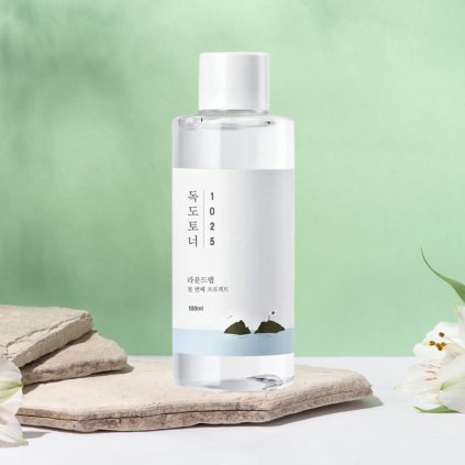 ROUND LAB - 1025 Dokdo Toner - Exfoliační zjemňující pleťový toner - 200 ml