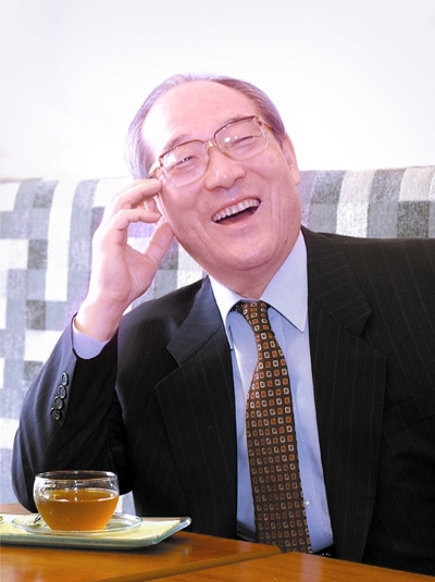 ginlac-chairman-1