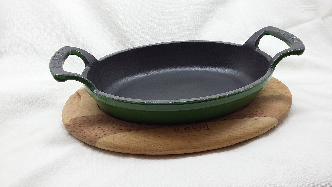 LAVA METAL Litinová pánev 19x14 cm s dřevěným podstavcem - zelená