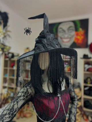 Pálení čarodějnic se blíží!!! Půjčte si kostým od nás! Jsme v Ostravě, poradíme….sneseme MODRÉ Z NEBE!!!...