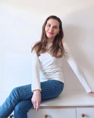 Tričko s dlouhým rukávem v bílé barvě je podle nás úplný základ zimního šatníku. Jak to vidíte vy? Máte ho také ve své...