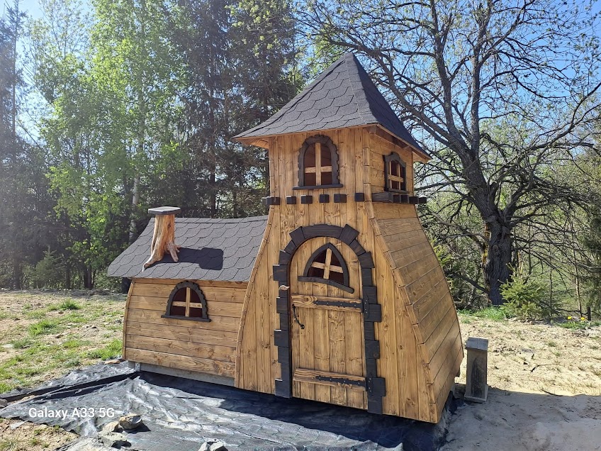 POHÁDKOVÉ ZÁHRADNÍ DOMKY