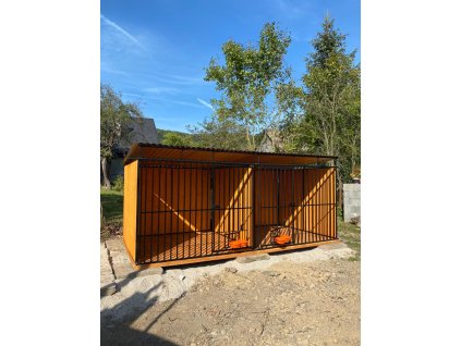 ČERNÝ DVOJKOTEC 4x2m
