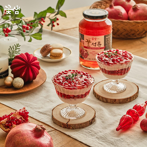 granatove-jablko-kotsam-frappe-na-stole_2