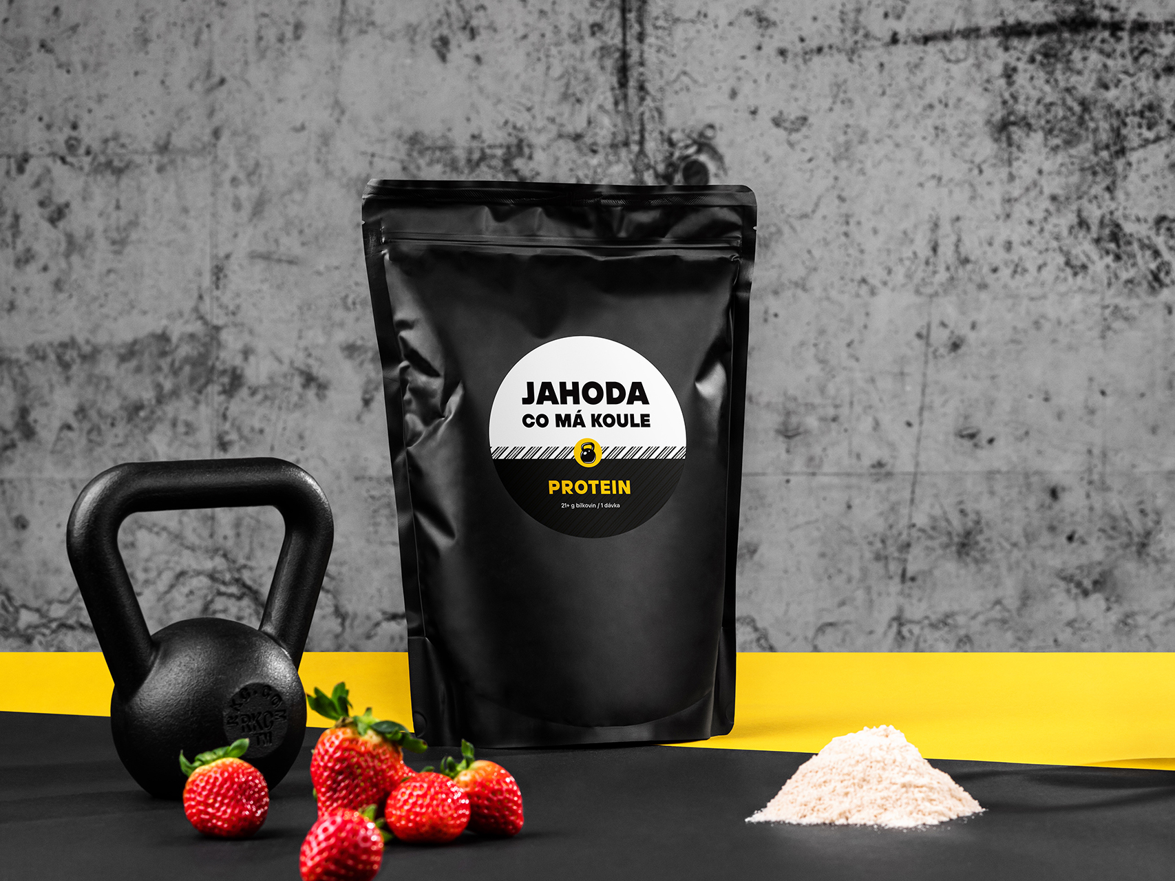 Železná koule Protein Jahodový Balení: 1 kg