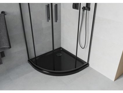 MEXEN/S - Rio čtvrtkruhový sprchový kout 90 x 90, transparent, černý + vanička se sifonem Flat, černý 863-090-090-70-00-4170B