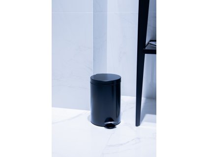 pedalovy odpadkovy kos 5l kov cerna barva