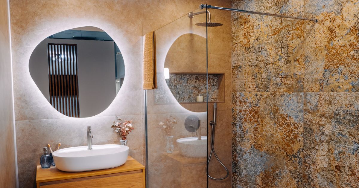 Správně vybrané zrcadlo změní vnímání prostoru v koupelně