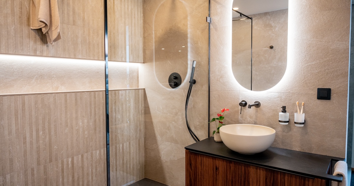 Nejprodávanější koupelny roku 2024. Inspirovali jsme se u moře i ve wellness