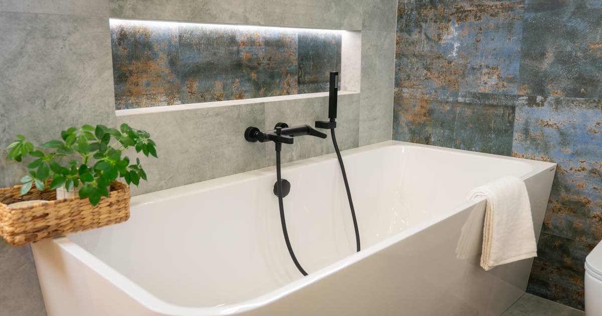 Jak odstranit zápach z odpadu v koupelně? 5 tipů pro čistý sifon u vany i sprchy