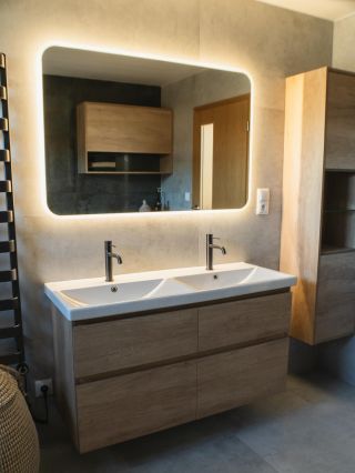 ✨ Pojďme si společně připomenout některé z našich krásných realizací za rok 2025. Každá koupelna je jiná, ale všechny...