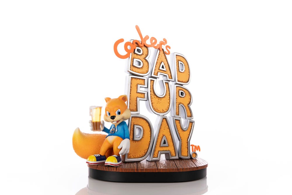 First 4 Figures Conker´s Bad Fur Day soška Game Cover Exclusive Edition 45 cm