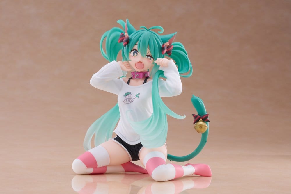Taito Prize Hatsune Miku PVC soška Desktop Cute Figure Hatsune Miku Cat Ear T-Shirt Ver. 13 cm