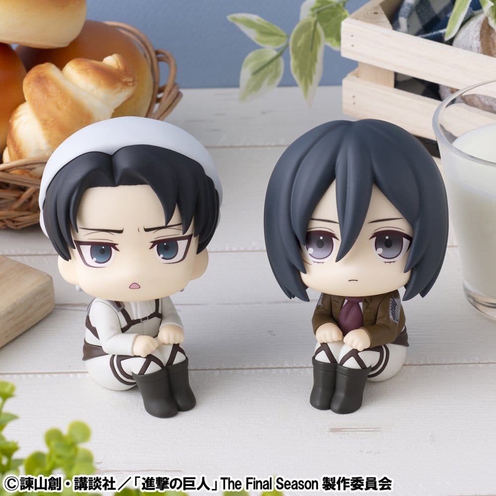 Megahouse Attack on Titan Look Up PVC sošky Levi Cleaning up Ver. & Mikasa Ackerman (with gift) 11 cm