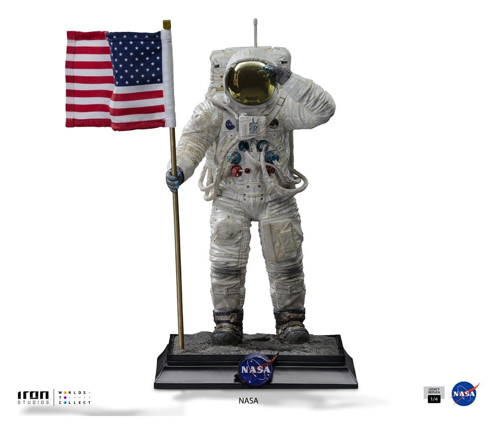 Iron Studios NASA Legacy Replica soška 1/4 Apollo 11 Astronaut 58 cm