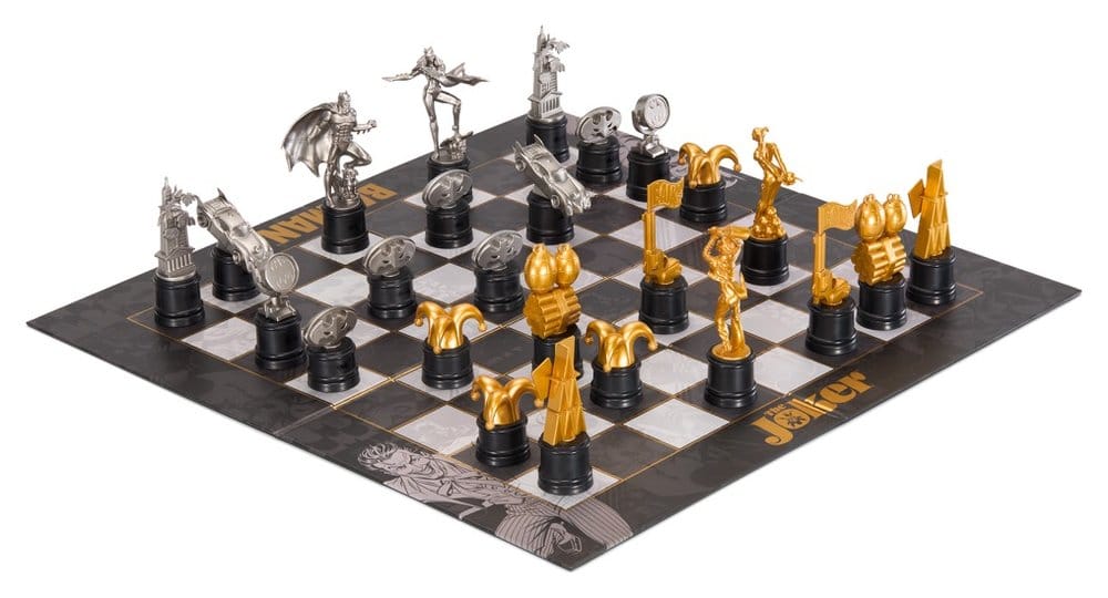 Noble Collection DC Comics Šachová sada Batman vs. The Joker 47 cm