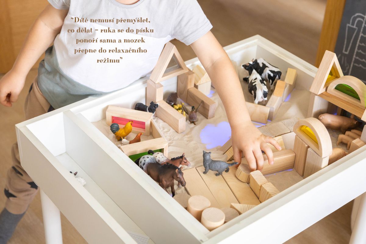 samostatna-hra-deti-senzoricky-stul
