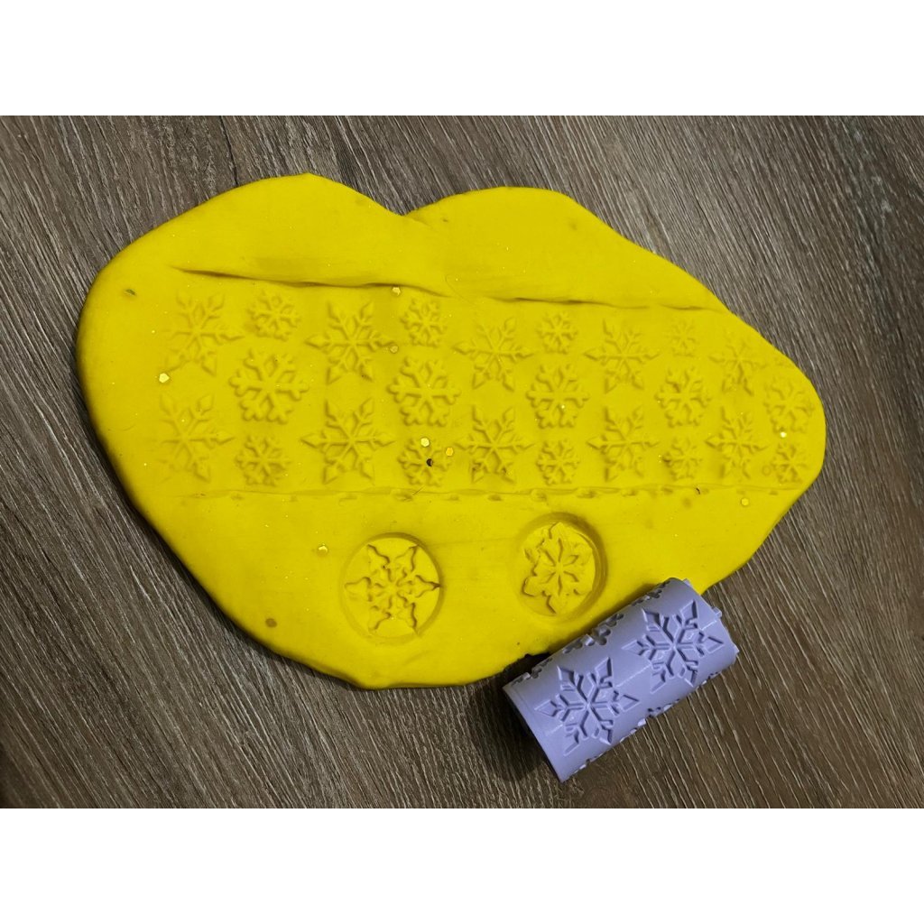 otiskovaci_valecek_na_modelinu_vlocka